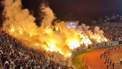 VRELA NAJAVA DERBIJA Bakljada "grobara" prekinula meč (VIDEO)