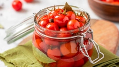 OVO JE NAJTRAŽENIJI RECEPT ZA ZIMNICU Čeri paradajz u turšiji će vas oduševiti