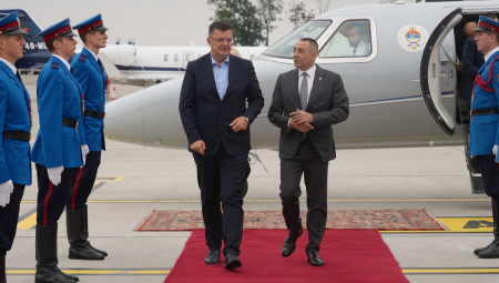 MINISTAR VULIN POŽELEO JE DOBRODOŠLICU ZORANU TEGELTIJI Najavljena poseta samitu „Otvoreni Balkan“ i  sajmu „Vinska vizija otvorenog Balkana“