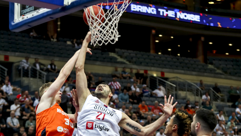 ORLOVI SE PRIPREMAJU Košarkaši Srbije odradili trening u Njukaslu (VIDEO)