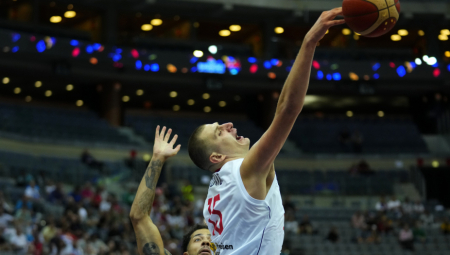 NAJLEPŠA SLIKA PRVOG DANA EVROBASKETA Jokić imao posebnu podršku sa tribina (FOTO)