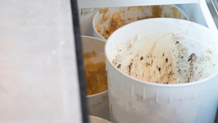 ČOVEK PRONAŠAO PRST U SLADOLEDU! Umesto dezerta, dobio šok