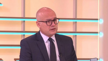 "OVO SU NAŠE CRVENE LINIJE" Poruka ministra odbrane Vučevića uoči isteka kritičnog roka na KiM!