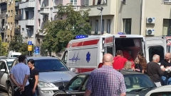 KRVAVI PIR U CENTRU BEOGRADA Muškarac upao u zgradu, pa izbo ljude nožem (FOTO)