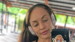 POKAZALA GOLE GRUDI U RINGU Poznata fajterka šokirala publiku, zbog njenih oblina gledaoci zanemeli (VIDEO/FOTO)