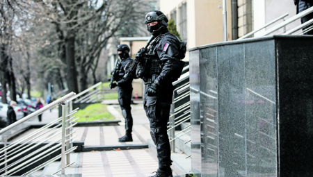 BLOKIRAN DEO USTANIČKE ULICE! Jake policijske snage oko Specijalnog suda, počine glavni pretres!