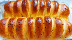 ZAMESITE DA KUHINJA ZAMIRIŠE Uz mekane, a hrskave hleb - kifle, najlepši početak dana