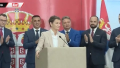 "UVEK ĆEMO BITI UZ NAŠ NAROD NA KIM" Premijerka Brnabić se obratila građanima: Interes Srbije je mir (FOTO/VIDEO)