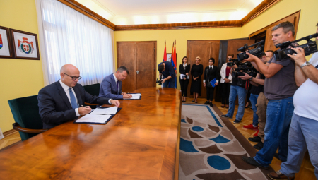 ODRŽAVANJE SAOBRAĆAJNICA U NOVOM SADU Mirović: Izdvojeno 800 miliona dinara