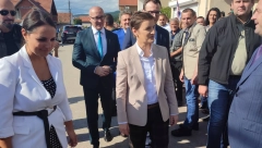ANA BRNABIĆ U LEPOSAVIĆU Predati ključevi nove kuće koja je sagrađena sredstvima Vlade Srbije