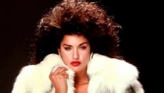 NAVUKLA SE NA PLASTIČNE OPERACIJE I SADA JE NEPREPOZNATLJIVA: Bila je prvi supermodel, žena raskošnog izgleda, a danas jedva pomera oči