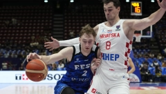 HRVATI SPREČILI BRUKU Posle drame srušili autsajdera u grupi