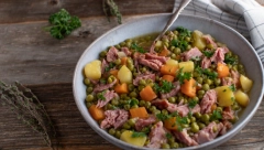 GUSTI GRAŠAK SA MESOM I KROMPIROM: Ukusno varivo koje ćete praviti bar jednom nedeljno