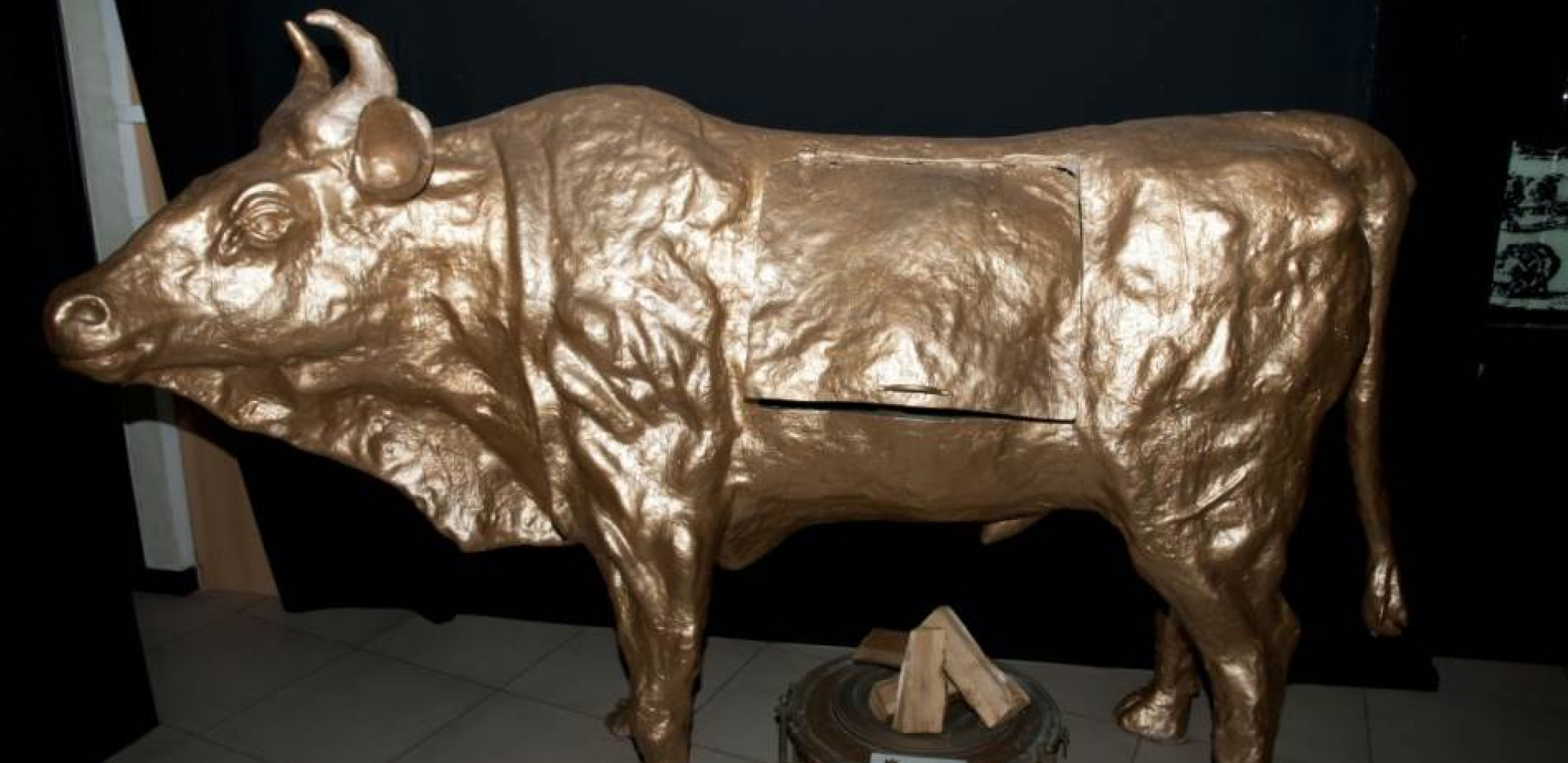 OVAKO IZGLEDA NAJGORA SPRAVA ZA MUČENJE U ISTORIJI Žrtva bi se pekla u bakrenom biku i ispuštala stravične zvuke