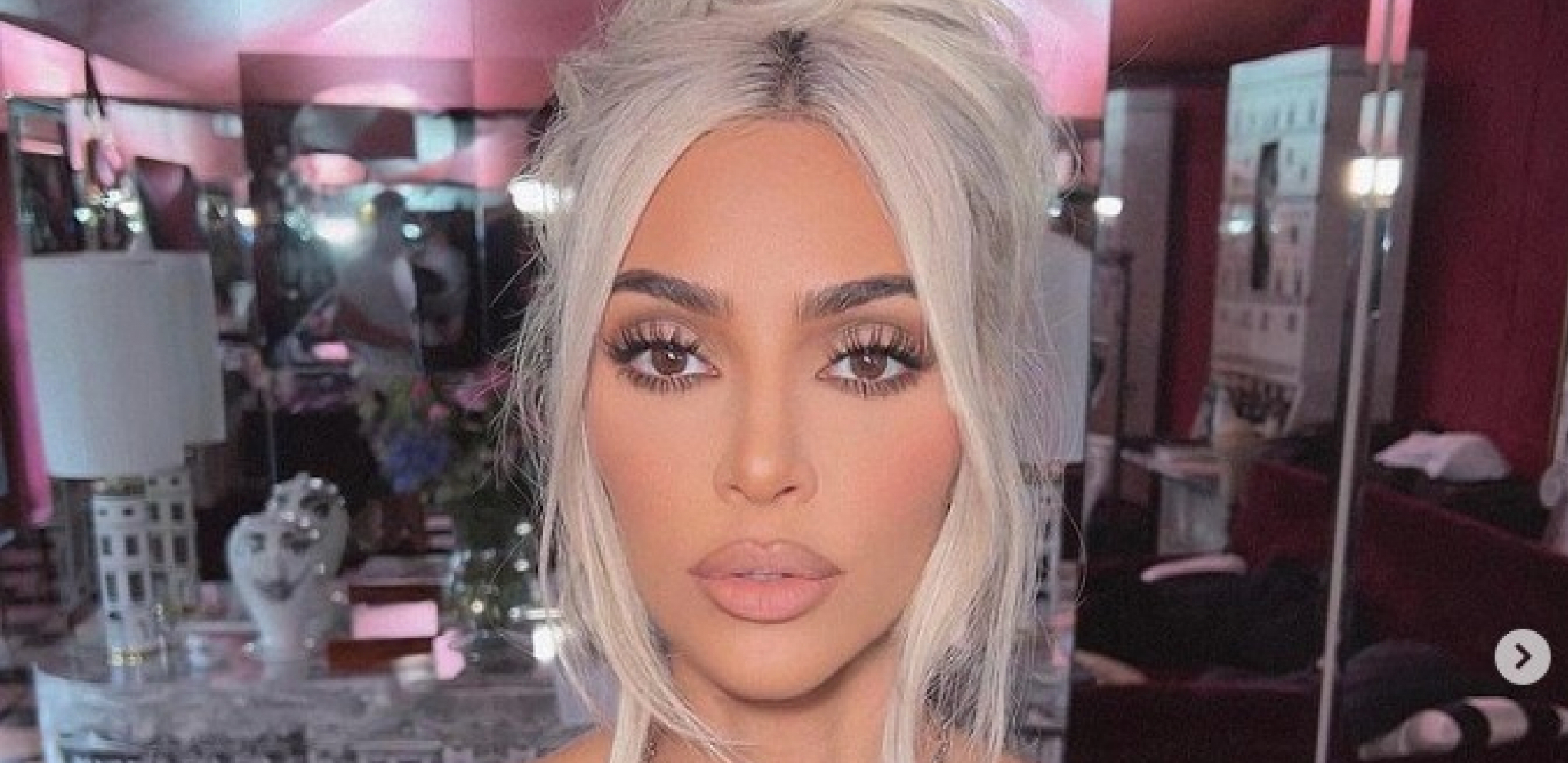 BRUTALAN KOSTIM Šok transformacija Kim Kardašijan, prevazišla sebe (FOTO/VIDEO)