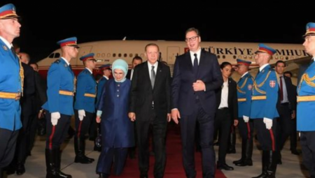VUČIĆ DOČEKAO ERDOGANA "Dobro došli u Srbiju, dragi prijatelju!" (FOTO)