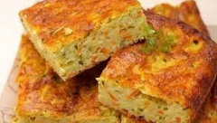 SAVRŠENO, IZDAŠNO I JEFTINO JELO Pita od tikvica i griza, sočna i ukusna