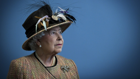 KRALJIČINA SMRT IH JE PONOVO SPOJILA Princ Vilijam i princ Hari zajedno su sa svojim suprugama odali počast kraljici Elizabeti II