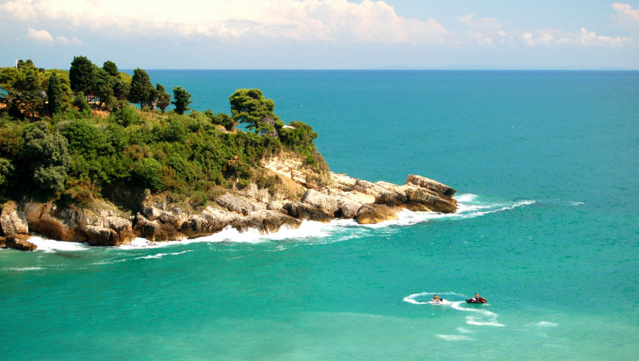 ZA 3 DANA POTROŠILA SAM 300 EVRA: Letovala je u ovom CG mestu pa zažalila!