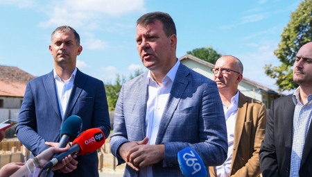 Mirović: Napreduju radovi na sveobuhvatnoj rekonstrukciji i izgradnji Doma za duševno obolela lica u Čurugu (FOTO)