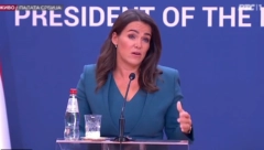 I DESNA I LEVA OPOZICIJA NA APARATIMA Novak: Vučić je dokazao koliko su mu važne porodice! (VIDEO)