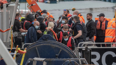 HLADAN TUŠ ZA ALBANCE! EU traži da Tirana i Podgorica uvedu vize za tzv Kosovo!