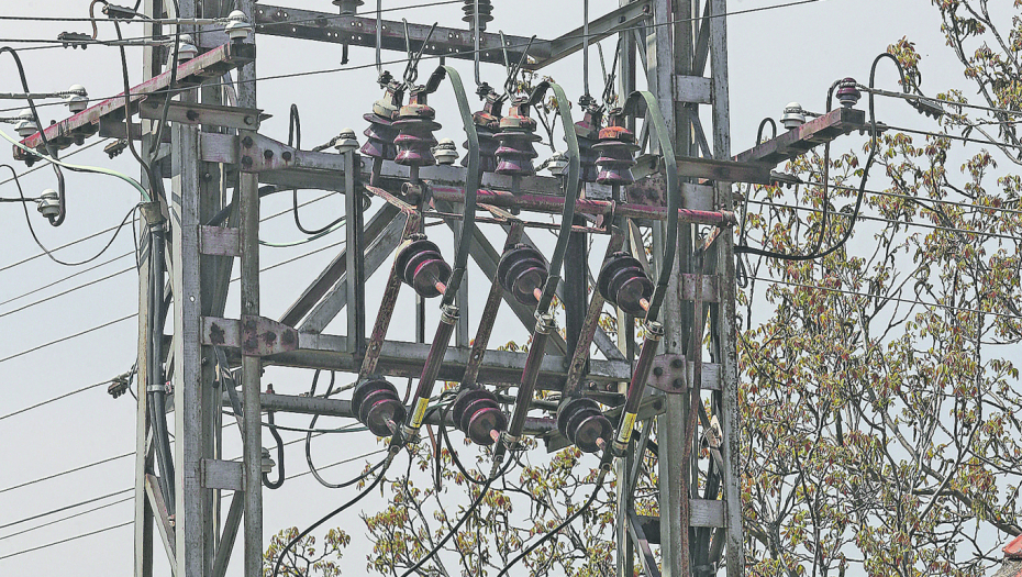KATASTROFA U DALMACIJI: Turisti bacaju hranu, bebe gladuju, stanovništvo u očaju!