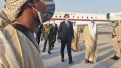 VUČIĆ U ABU DABIJU Danas zvanični razgovori predsednika sa Bin Zajedom