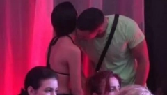 STANIJA PALA U ZABORAV Marko sve bliži njoj, sklonili se od zadrugara, pa radili ovo