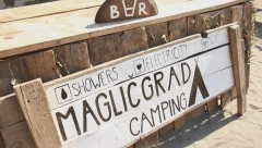 NEOBIČAN KAMP U SRBIJI Dolaze ljudi iz celog sveta, danima žive samo od onoga što nađu u prirodi, jedu koprive i pečurke (FOTO)