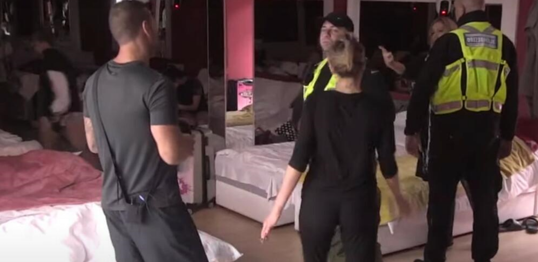 DRAMA U ZADRUZI Jelena Golubović i Uroš Ćertić u sukobu, obezbeđeje odmah reagovalo (VIDEO)
