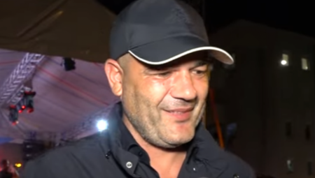 SARAJEVSKE ULICE UKRAŠENE SRPSKIM TROBOJKAMA Predsednik opštine Budva Milo Božović u poseti kod Marinka Božovića i Darka Babalja u Istočnom Sarajevu (VIDEO)