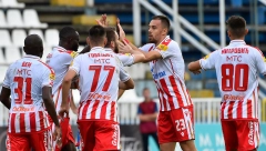CRVENO-BELI PREKINULI NIZ Zvezda posle drame srušila Novi Pazar sa vrha, Pešić u 88. minutu doneo trijumf (VIDEO)