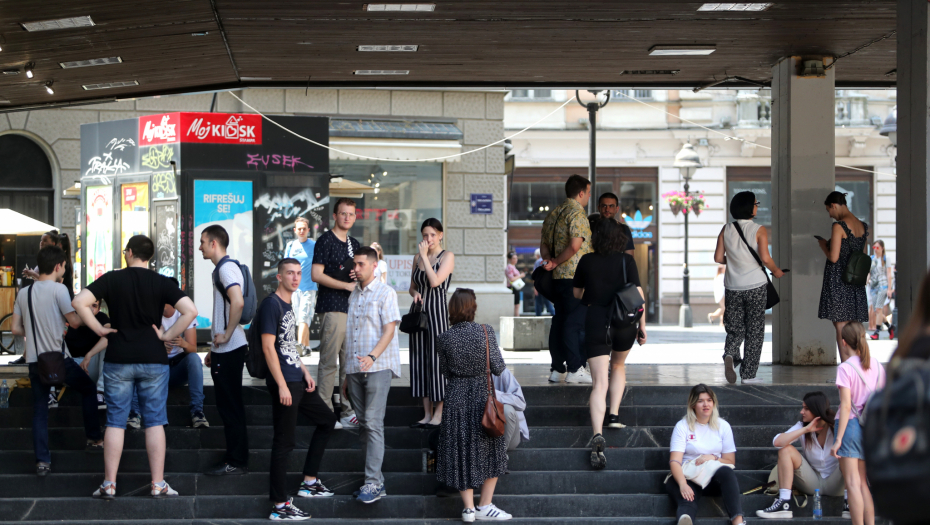 VEĆI DODATAK NA PLATU Evo ko će dobiti 5.000 dinara više