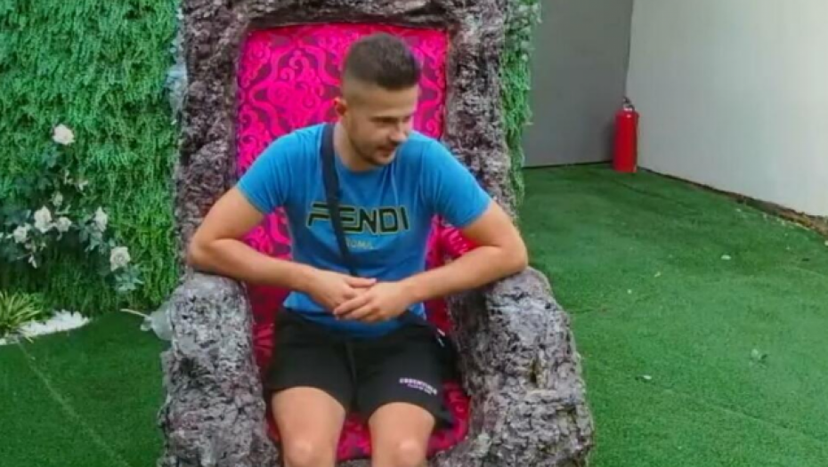 MAJA ĆE NAPRAVITI HAOS Bilal poljubio bivšu devojku