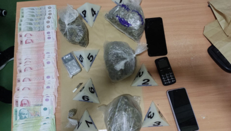 MLADIĆ IZ SRBIJE UHAPŠEN U BEČU U dva stana krio kokain, heroin i vrtoglavu sumu novca!