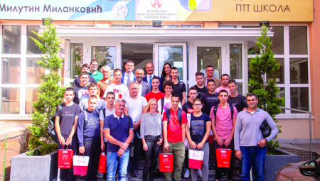 PRAKTIČNA ZNANJA STIČU SE TOKOM PRAKSE Druga generacija učenika u dualnom obrazovanju u Telekomu Srbija