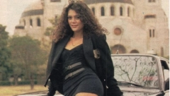 PREPOZNAJETE LI PEVAČICU SA FOTOGRAFIJE? Žarila je i palila devedesetih, doživela je tešku životnu priču, a danas radi kao profesorka