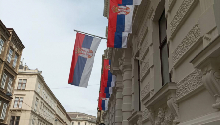 MNOGI MISLE DA JE NACIONALNI POZDRAV ALI GREŠE Evo šta zapravo znače "tri prsta"