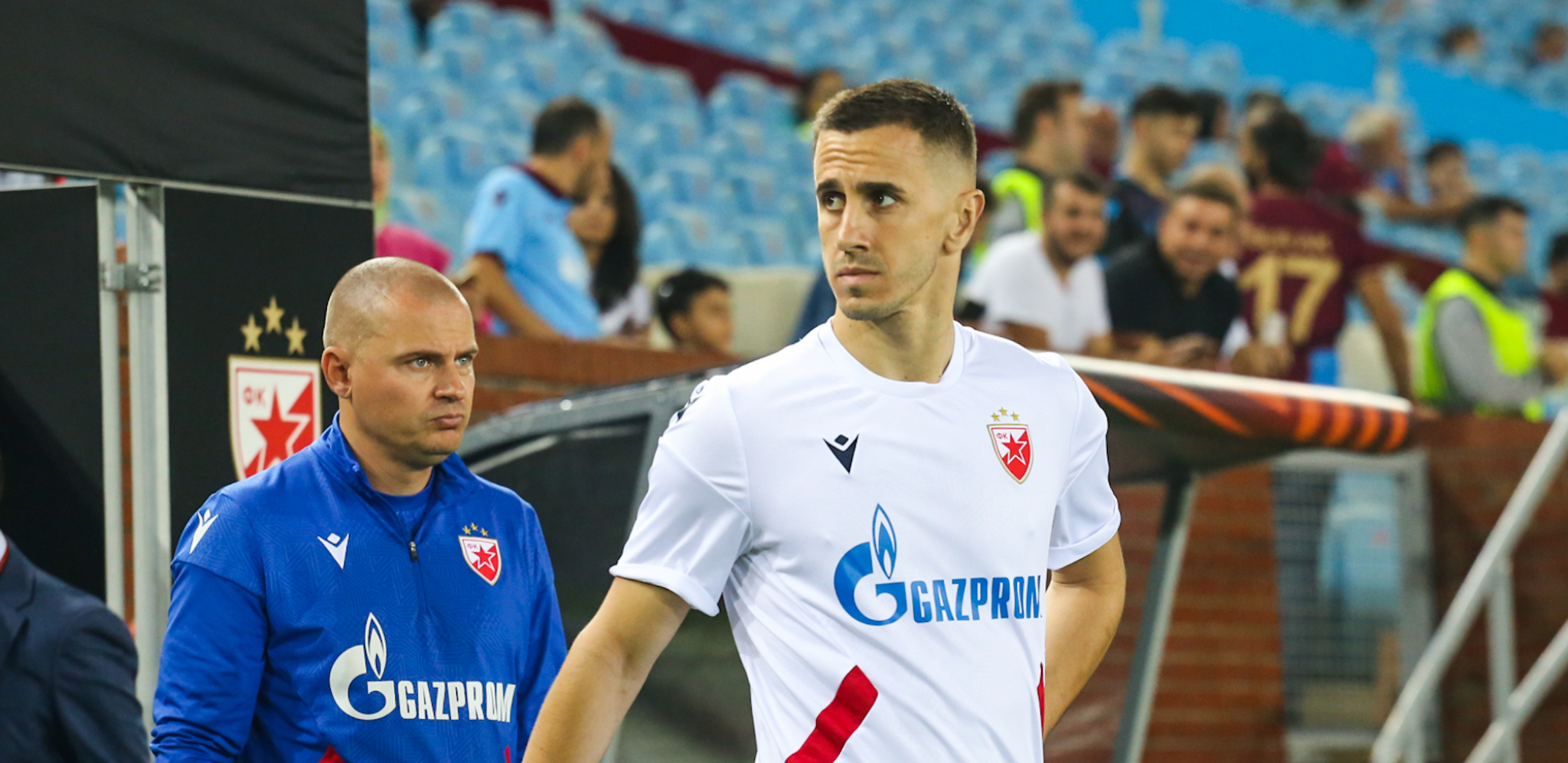 MORAMO DA SE POGLEDAMO U OGLEDALO Nikad surovije reči Zvezdinog napadača, nikoga nije štedeo