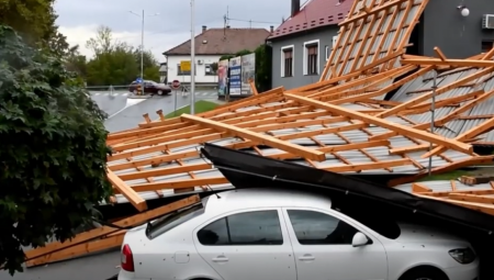 APOKALIPSA U HRVATSKOJ Oluja napravila pustoš, danas opet kritično (FOTO/VIDEO)