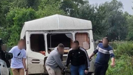 PLJUŠTE REAKCIJE! "Ovakav primitivizam srpska politička scena teško da je ikada videla, službe hitno da reaguju!"