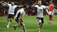 VEČE FUDBALA NA OSTRVU Vila pobedila minimalcem, Fulam trijumfovao kao poklon Mitroviću za rođendan (FOTO)