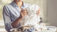 OD IZBELJIVAČA RUBLJE PROPADA Za odeću belu kao sneg, u mašinu za veš ubacite jedno voće