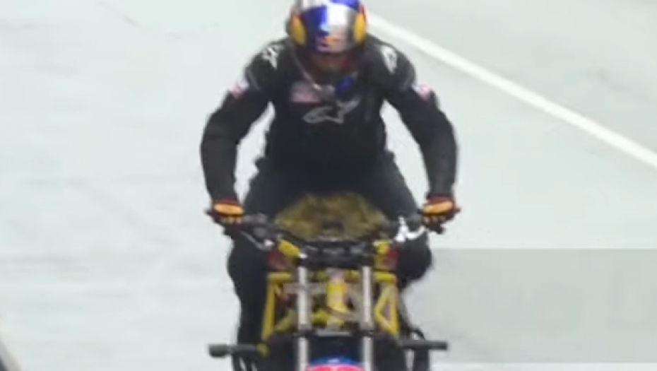 RED BUL SPEKTAKL Beogradska publika ovacijama pozdravila akrobatski potez (VIDEO)