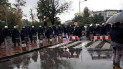 POLICIJA OBEZBEĐUJE CENTAR GRADA Raskrsnice u Beogradu blokirane (FOTO)