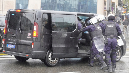 SUBOTICA POD OPSADOM Izbo bivšu ženu, policija juri osumnjičenog po gradu!