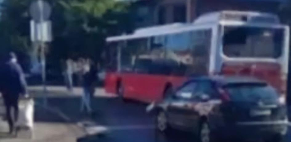 AUTOBUS UPAO U RUPU Brzom intervencijom nadležnih službi sve vraćeno u normalu