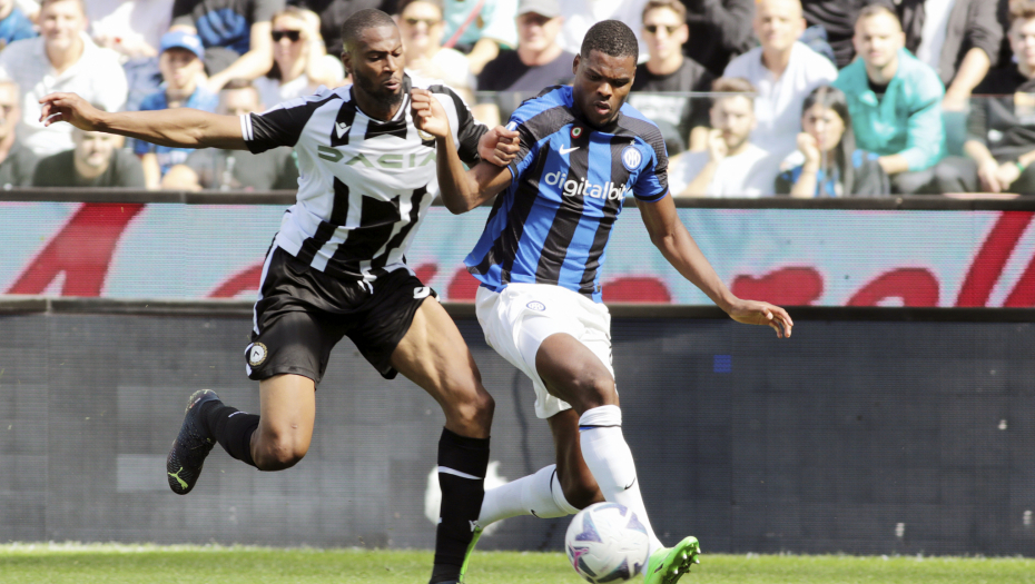 UDINEZE SE NE ŠALI "Zebre" srušile Inter posle preokreta i izbile na vrh Serije A