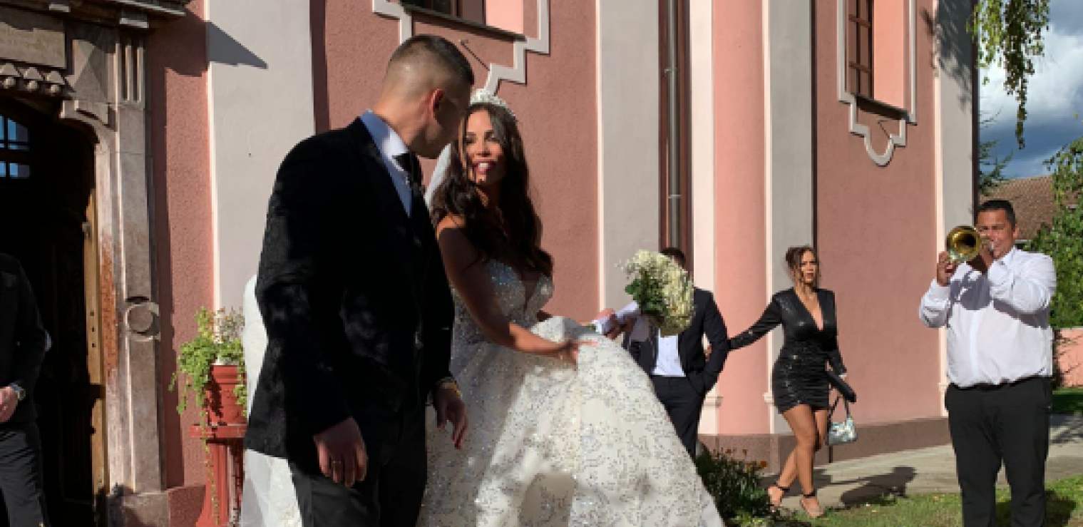 OVAKO IZGLEDA RESTORAN GDE SE ODRŽAVA GALA SLAVLJE Sve pršti od luksuza, Mirko i Bojana nisu štedeli (FOTO)